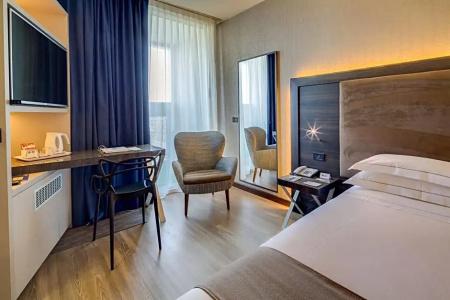 Best Western Plus Farnese - 55