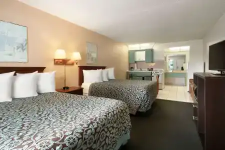 Days Inn by Wyndham/Central - 4