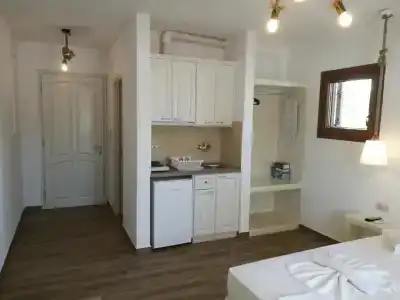 Maria's Rooms & Studios - 10