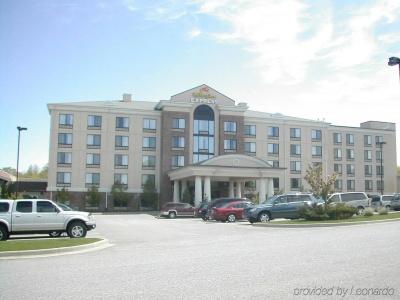 Holiday Inn Express & Suites-Summit Township, an IHG - 8