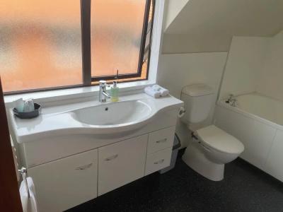 Allan Court - 71