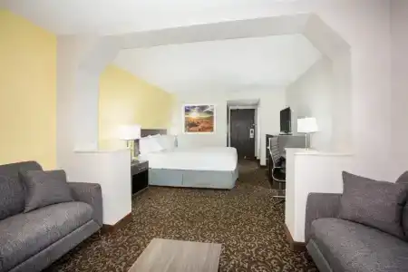 Days Inn by Wyndham Phoenix North - 38