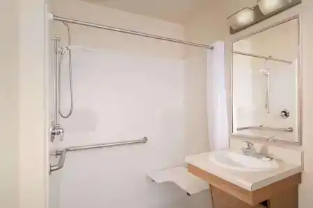 WoodSpring Suites North - 21