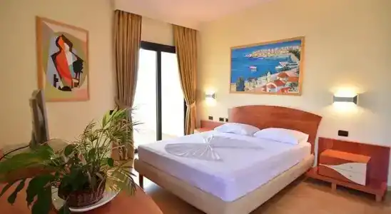 Saranda International - 13