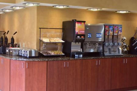 Best Western Ambassador Inn & Suites - 28