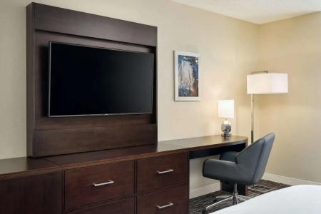 DoubleTree by Hilton - 26