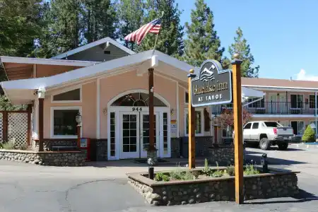 Bluelake Inn @ Heavenly Village - 0