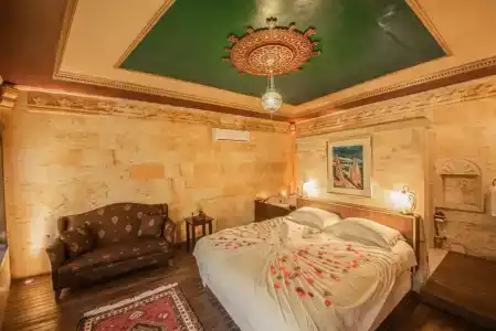 Sunak Cave Boutique - 51