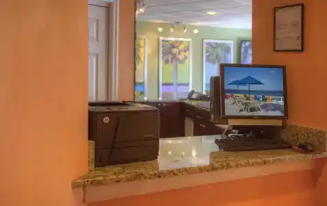 Sailport Waterfront Suites - 8