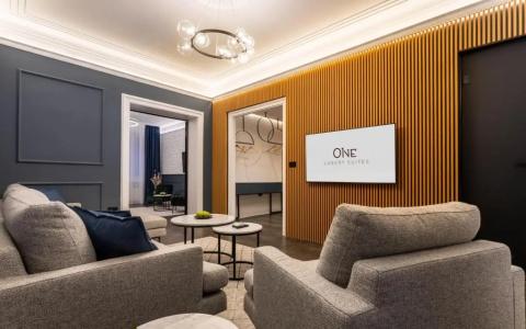 One Luxury Suites - 103