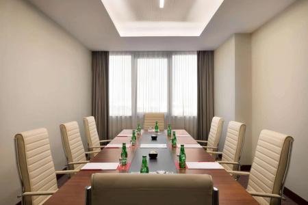Ramada by Wyndham Lisbon - 19