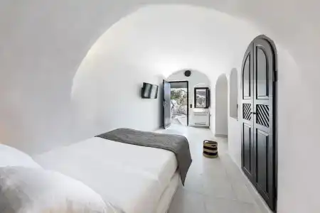 Pearl of Caldera Oia - Boutique by Pearl Collection - 256