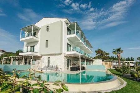 Blue Carpet Luxury Suites - 134