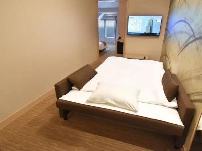 Oriental Suites Airport Osaka Rinku - 35