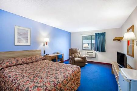 Super 8 by Wyndham - 35