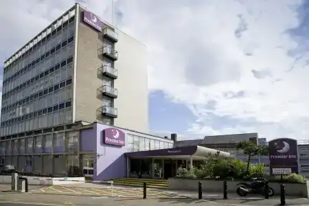 Premier Inn Putney Bridge - 15