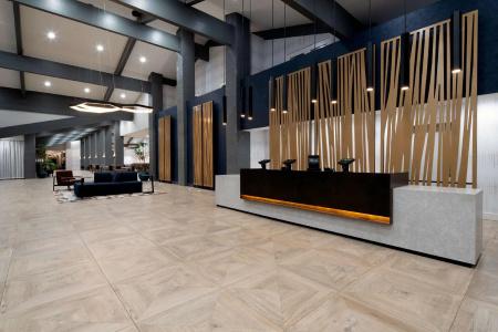 DoubleTree by Hilton - 1