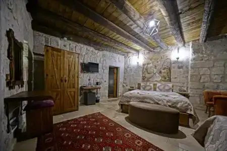 Risus Cave Suites - 37