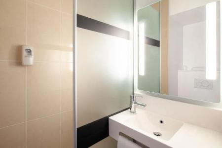 b&b hôTel Paris Porte Des Lilas - 29