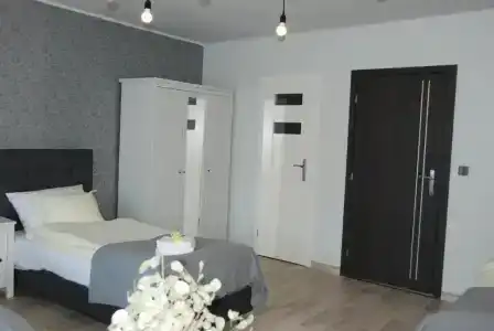 7th Room - 27