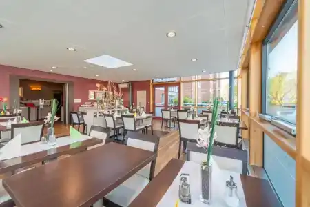Das an der Stadthalle - 16