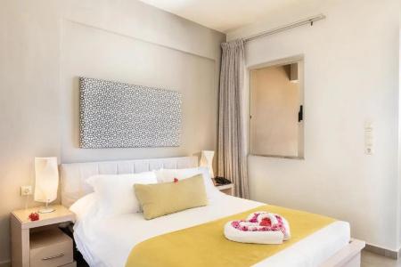 Kavos & Suites - 210