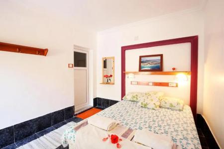 Rose Pension - 77