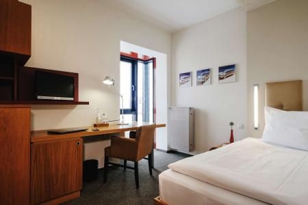 Global Inn - 28