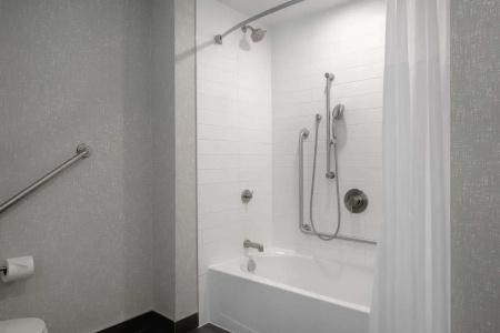 Hampton Inn by Hilton - Toronto - 55