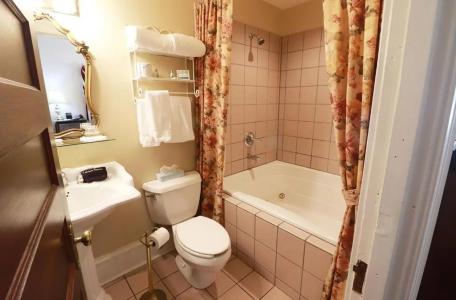 Inn at 835 Boutique - 41