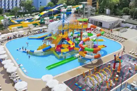 Club Aqua Plaza - 19