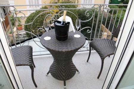 Golden Tulip Cannes De Paris - 57