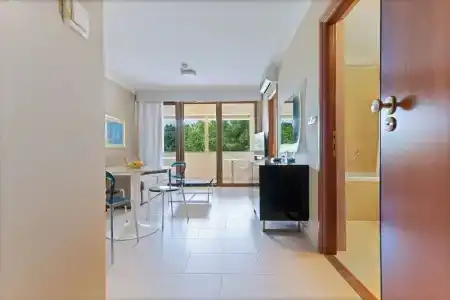 The Residence - 247