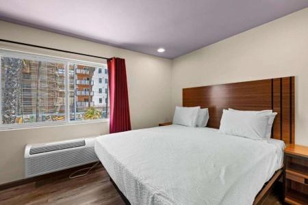 Hyland Inn - 8