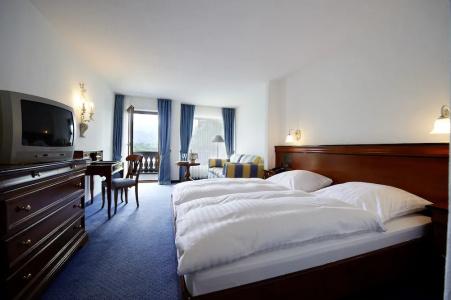 Bayerischer Hof - 109