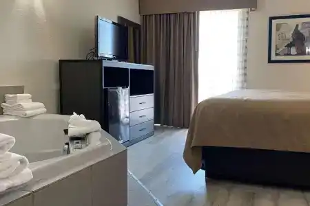 Quality Inn - Hwy 76 Central - 32