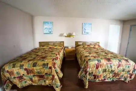 Hollywood La Brea Inn - 56