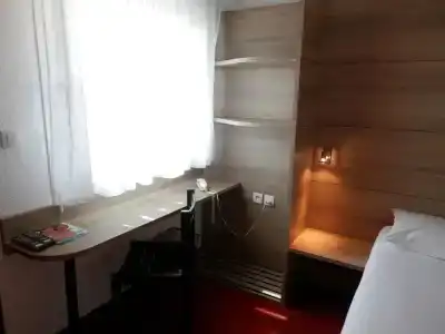 L'Auberge Everde Tarbes-Ibos - 4