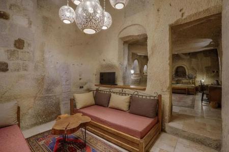 Hera Cave Suites - 115
