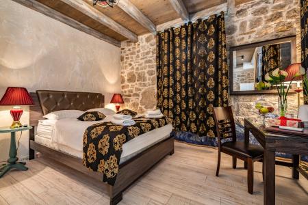 Heritage Palace Varos - Mag Quaint & Elegant Boutiques - 3