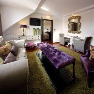 Moers van der Valk - 2