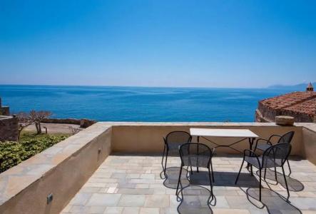 Goulas Traditional Guesthouse - 12