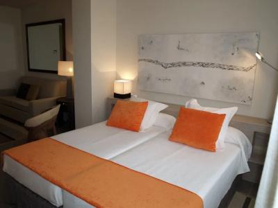 Eco Alcalá Suites - 34