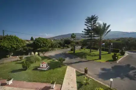 Sandy's Studios & Log-Villas - 3