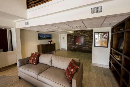 Red Roof Inn Plus+ Houston - Energy Corridor - 9