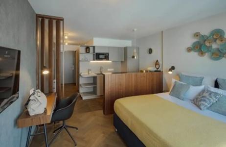 DD Suites Serviced - 132