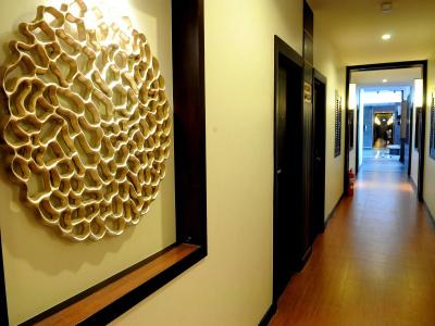 The o Valley Boutique - 12