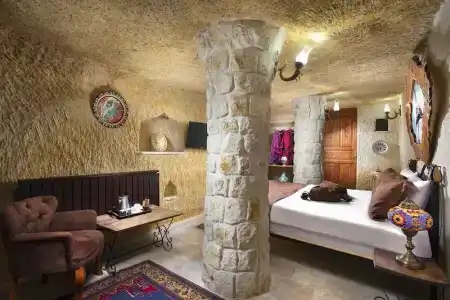 Romantic Cave - 2