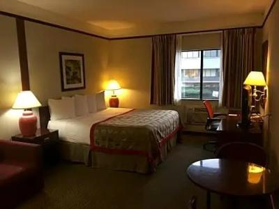 Ramada by Wyndham Portland Airport - 47