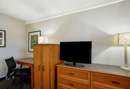 La Quinta Inn by Wyndham Tucson East - 2